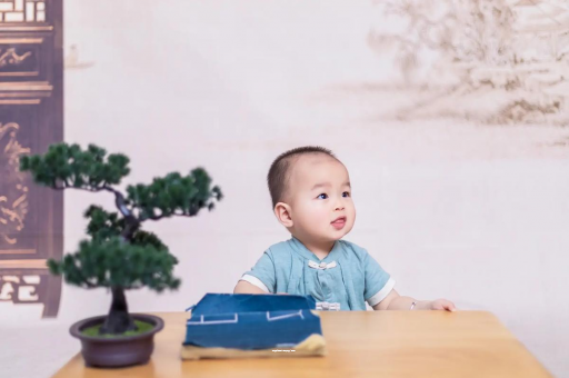 阜宁怀孕肚子中间凹两边凸